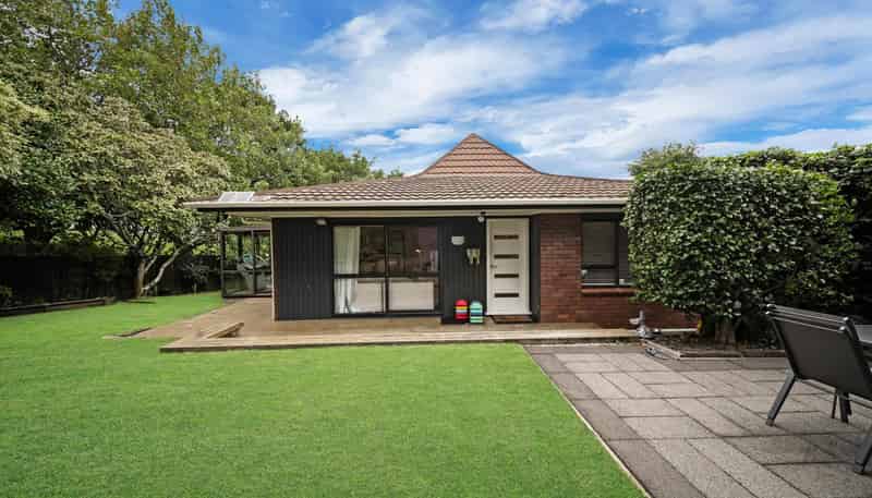 2/3 Diosma Place, Botany Downs