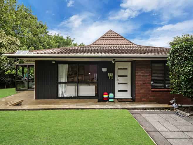 2/3 Diosma Place, Botany Downs