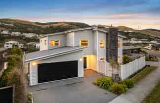 6 Farnworth Terrace, Churton Park