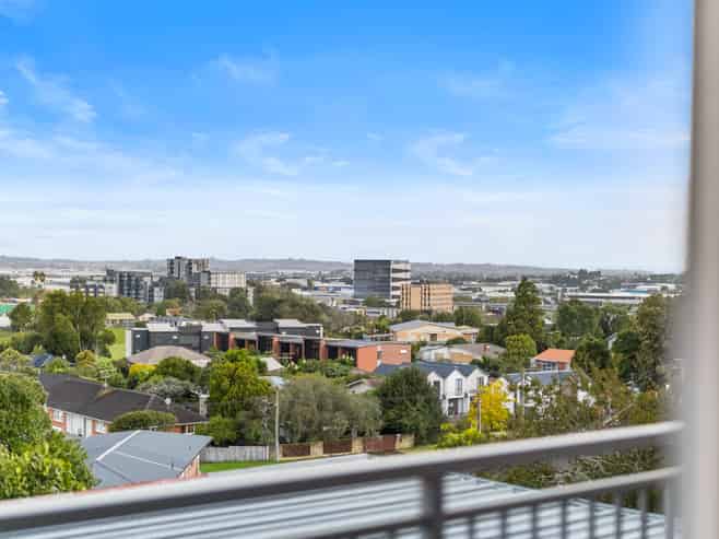 12 Ruawai Road, Mount Wellington