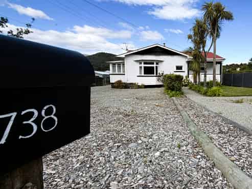 738 Seven Mile Road, Runanga