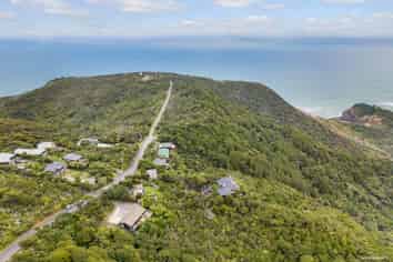 15 Log Race Road, Piha