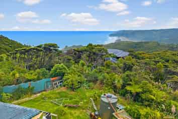 15 Log Race Road, Piha