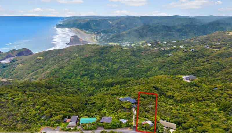 15 Log Race Road, Piha