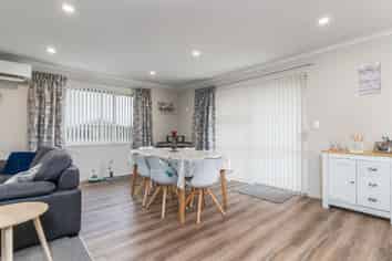 8 Maple Grove, Masterton