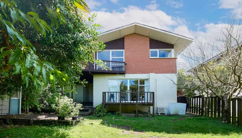 8 Tropicana Drive, Mount Roskill