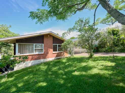 8 Tropicana Drive, Mount Roskill