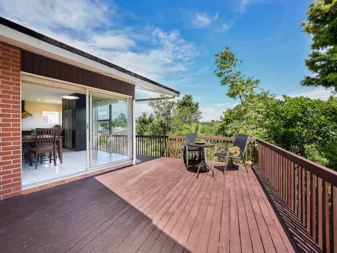 8 Tropicana Drive, Mount Roskill