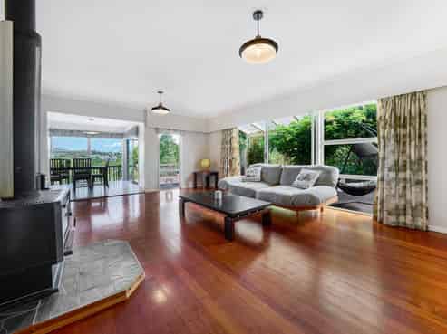 8 Tropicana Drive, Mount Roskill