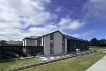 15 Thirlwall Street, Woodend