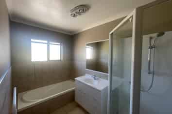 11 Innisowen Place, Flat Bush