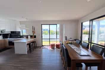 11 Pihoihoi Place, Hobsonville