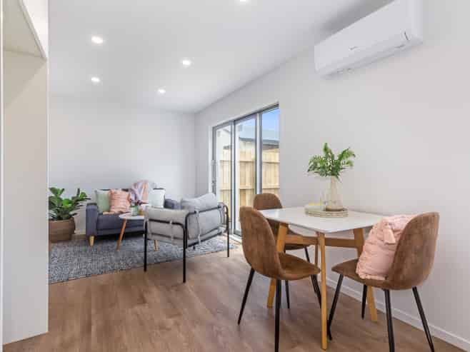 2/12 Mana Avenue, Titahi Bay