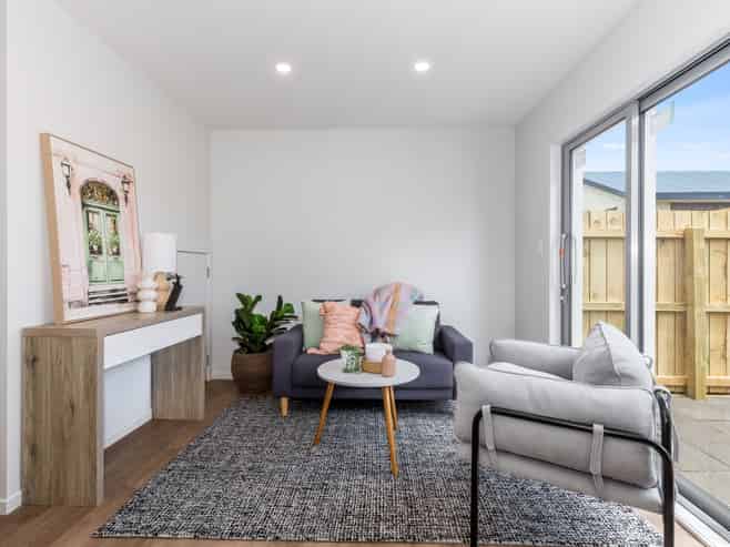 2/12 Mana Avenue, Titahi Bay