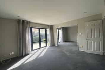 2/573 Manchester Street, Saint Albans