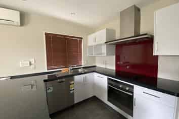 2/573 Manchester Street, Saint Albans