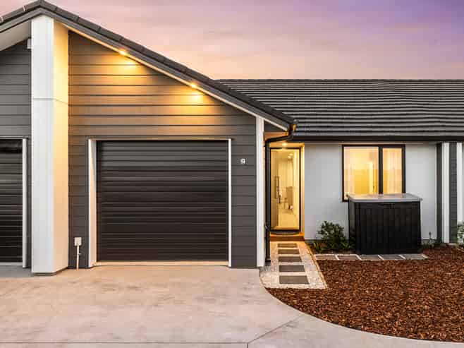 9 Metoriti Crescent, KARAKA