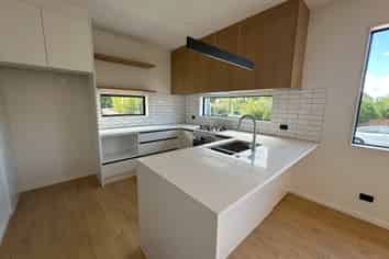 2A Dianthus Place, Browns Bay