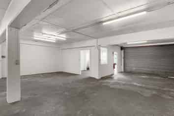 Affordable & Practical Storage Solution | 162m2