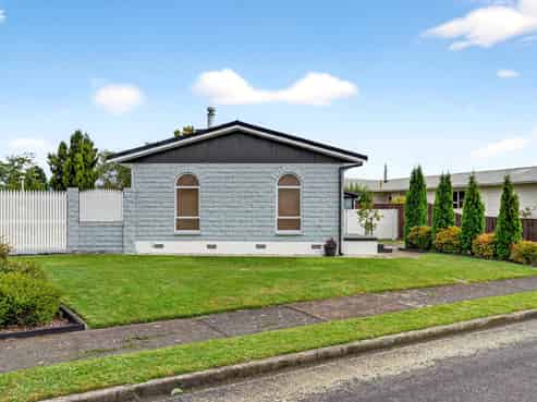 3 Feist Street, Carterton