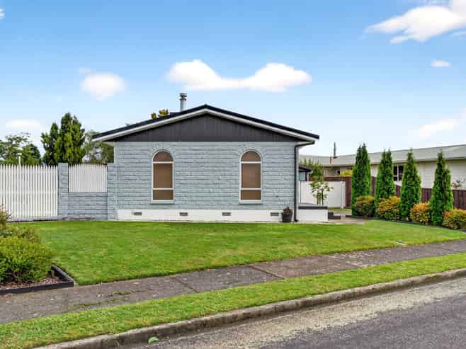 3 Feist Street, Carterton