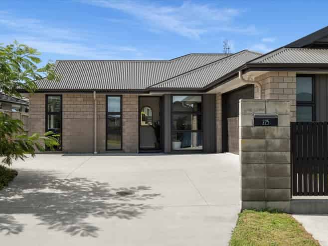 225 Te Okuroa Drive, Papamoa
