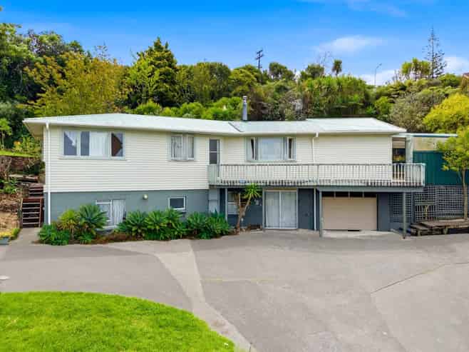 14-18B Cypress Place, Sunnynook