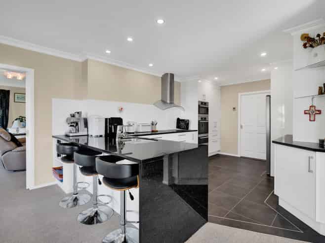 911 Plymouth Road, Koru