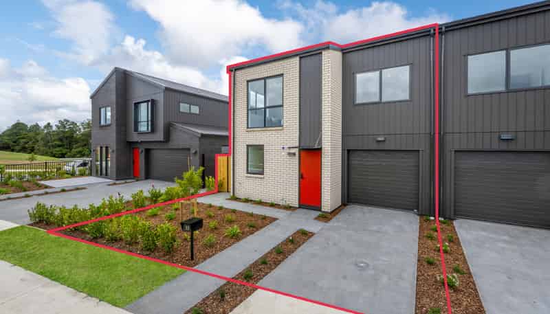 53 Nga Pona Toru Road, Flat Bush