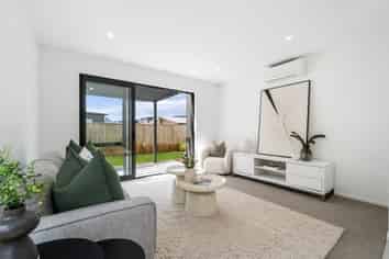 53 Nga Pona Toru Road, Flat Bush