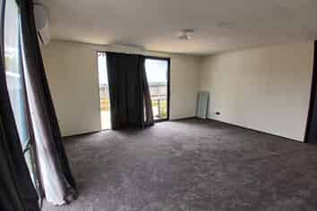 2/88 Parrs Cross , Henderson