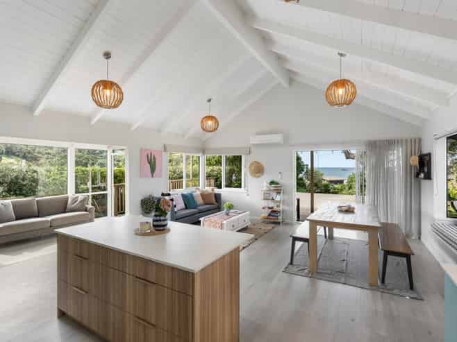 14 Fishermans Bend, Whiritoa