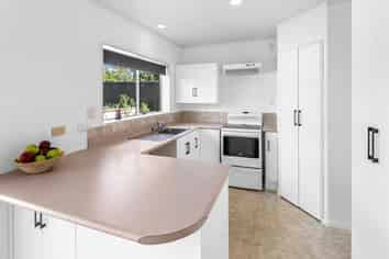 8B Lockesley Place, Onerahi