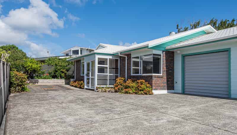 8B Lockesley Place, Onerahi