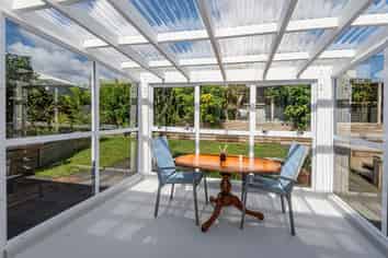 8B Lockesley Place, Onerahi