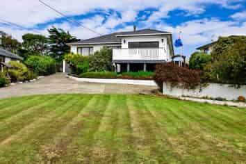 236 Foyle Street, Bluff