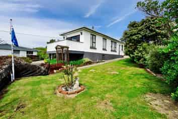 236 Foyle Street, Bluff