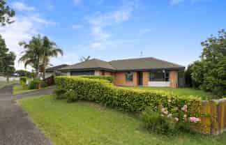 10 Frank Bunce Grove, Flat Bush