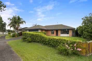 10 Frank Bunce Grove, Flat Bush