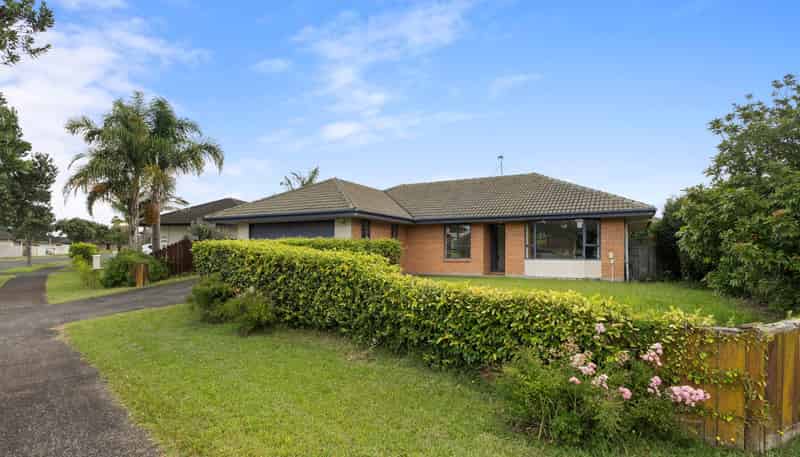 10 Frank Bunce Grove, Flat Bush