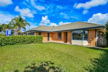 10 Frank Bunce Grove, Flat Bush