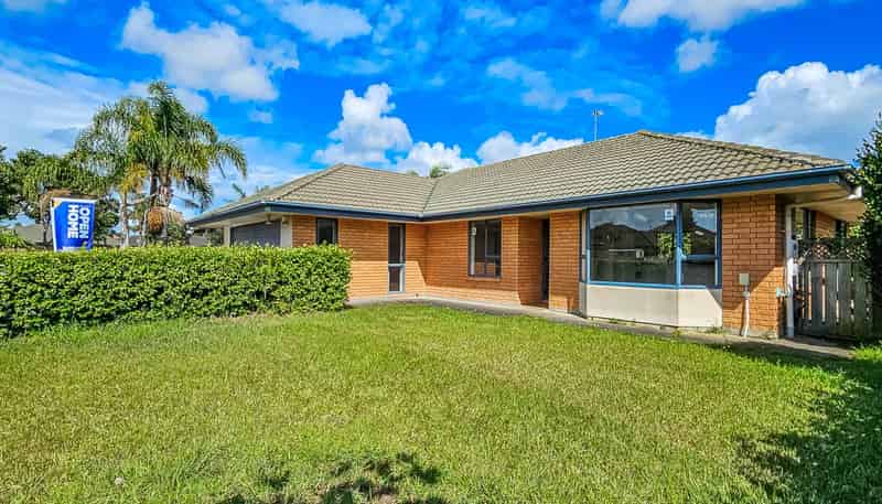 10 Frank Bunce Grove, Flat Bush