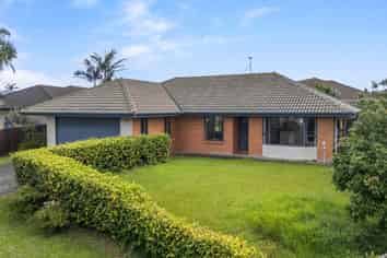 10 Frank Bunce Grove, Flat Bush