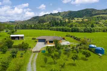 931 Limeworks Loop Road, Te Pahu