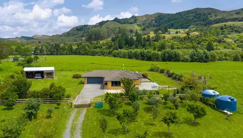 931 Limeworks Loop Road, Karamu