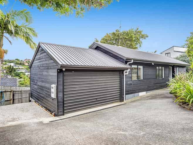 2/9 Eastwood Rise, Browns Bay