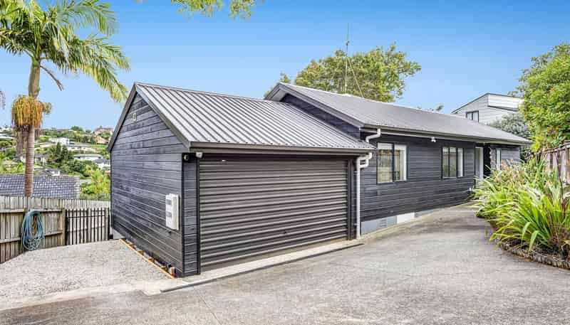 2/9 Eastwood Rise, Browns Bay