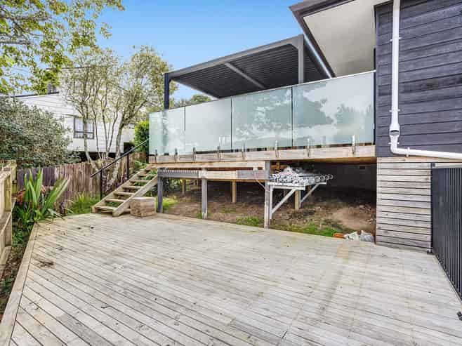 2/9 Eastwood Rise, Browns Bay