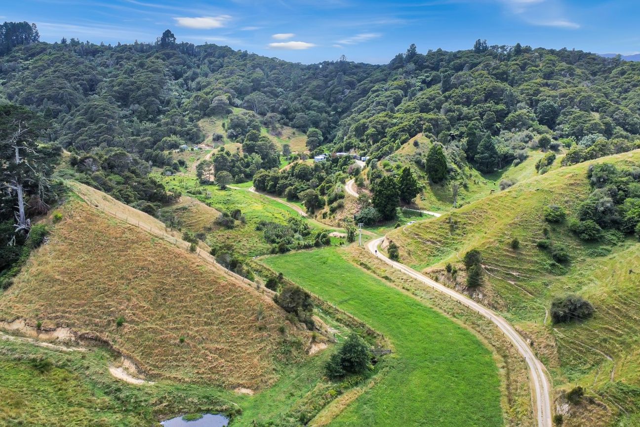 Ride, roam and relax - 20+ ha of privacy - Więcej