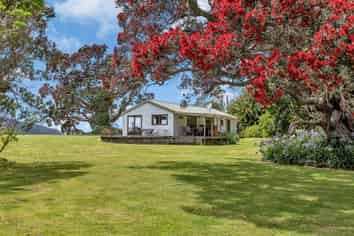 121 Ohawini Road, Oakura